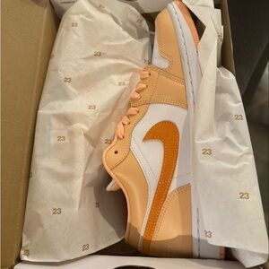 Air Jordan 1 low size W10